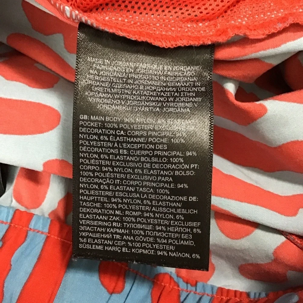 The North Face Class V Pull-On Shorts in Norse Blue Amniote Print Size Small.